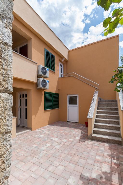 Apartments Villa-Ines Center Vodice Exterior foto